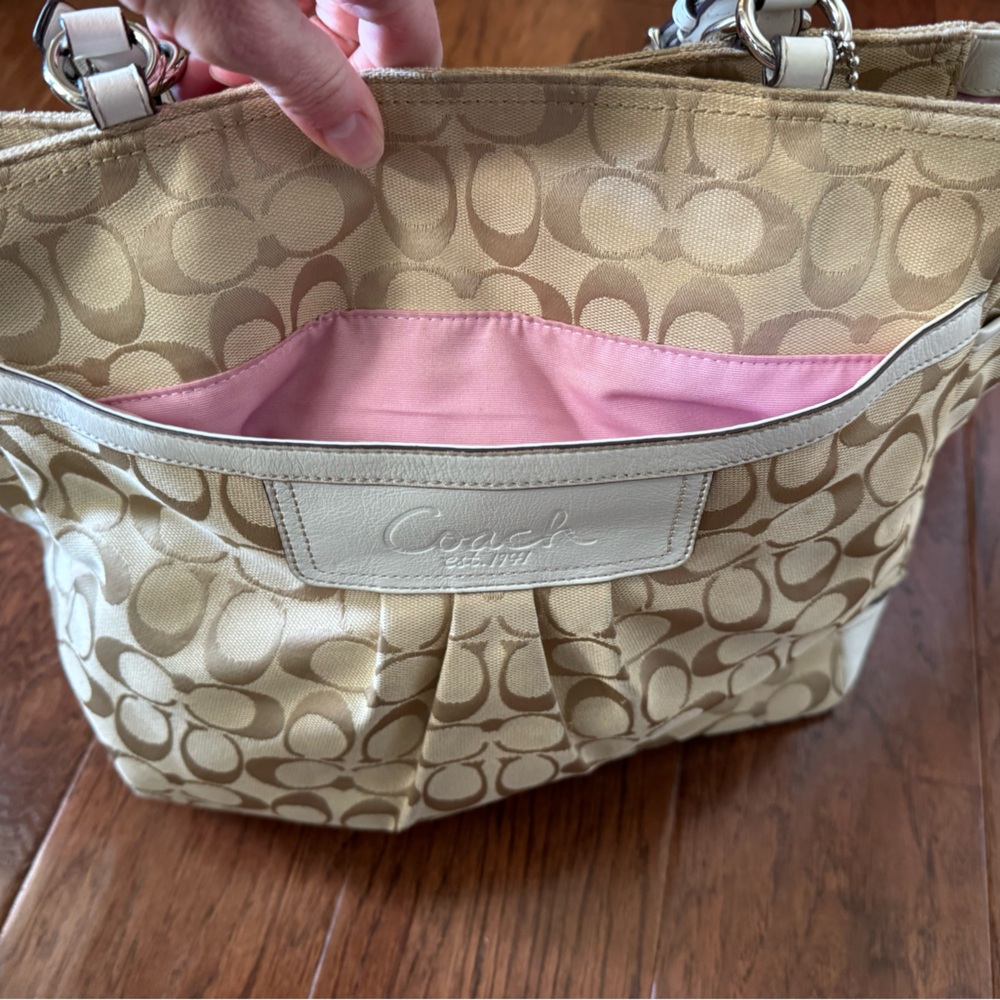 Coach Beige and Cream Signature Tote - Picture 11 of 15